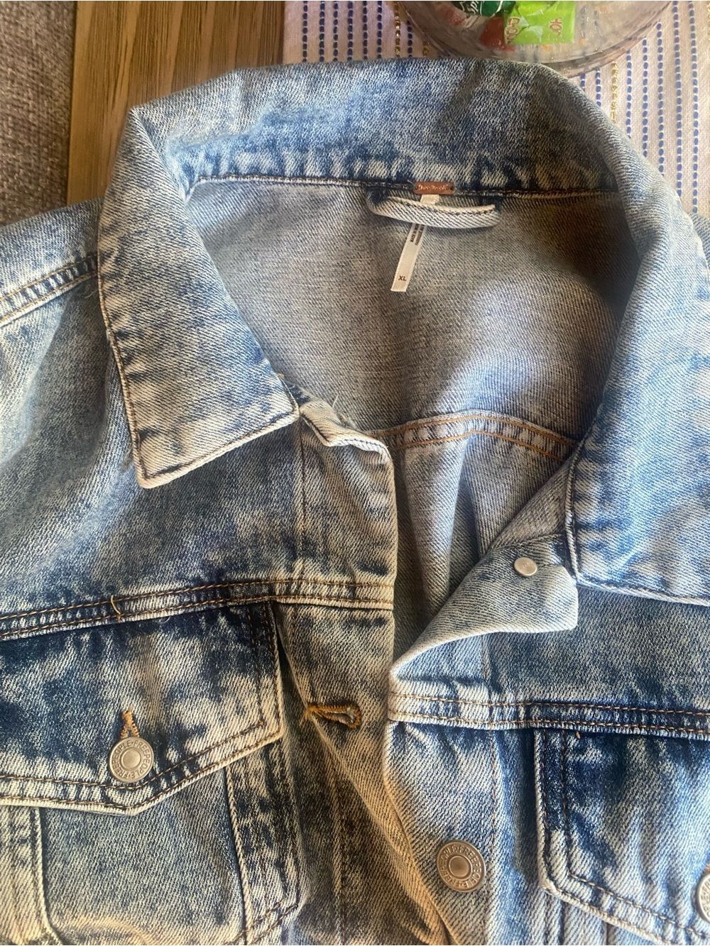 Free People Rumors Light Wash Blue Denim Jean Jacket Size XL - Picture 7 of 11